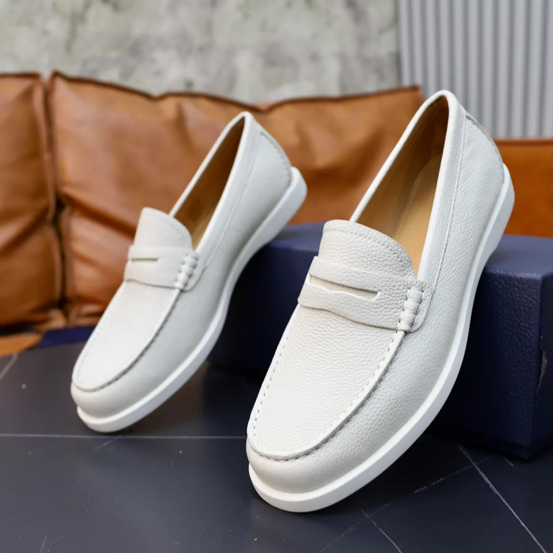 Ex-factory price: 540🙅‍♂️🙅‍♂️🙅‍♂️ Brand: Dior DIOR Standard code: Men's code 38/44 (45 can be customized) Grade: Same as the official website Material: Original cowhide stitching, cowhide lining, original TPU wear-resistant soft outsole Style categories: Leisure and sports version, footwear for driving, young fashion, European and American trends, British style Color: actual picture color